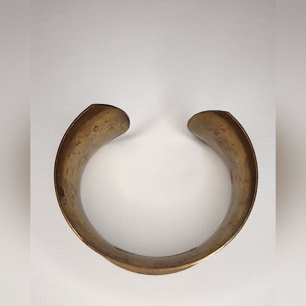 Vintage brass bracelet cuff - Picture 3 of 5